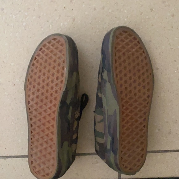 Shoes - Picture 2 of 2